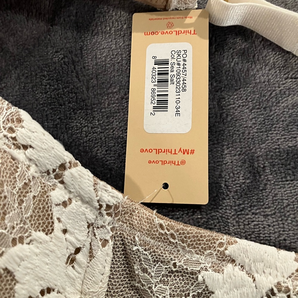 NWT ThirdLove Deep plunge lace bra
Sea salt, 34E - Picture 5 of 8